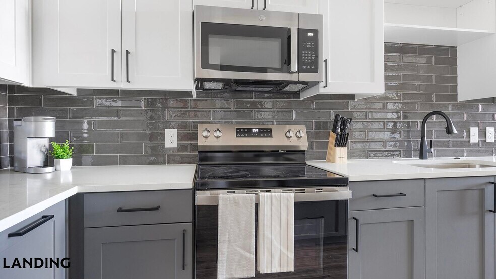 Building Photo - 18111 La Cantera Terrace