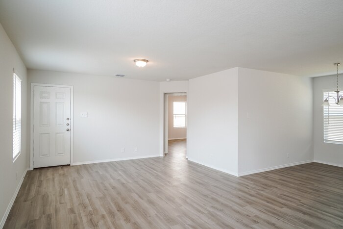 Building Photo - 9315 Green Flora Ct