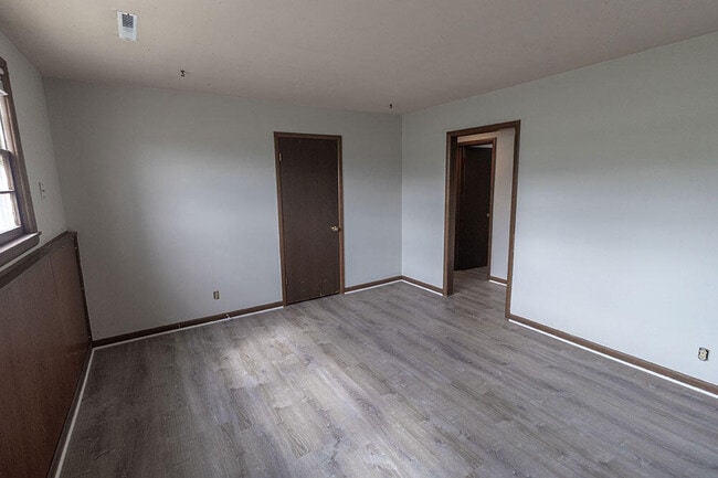 Building Photo - 1804 Sylvan Ln