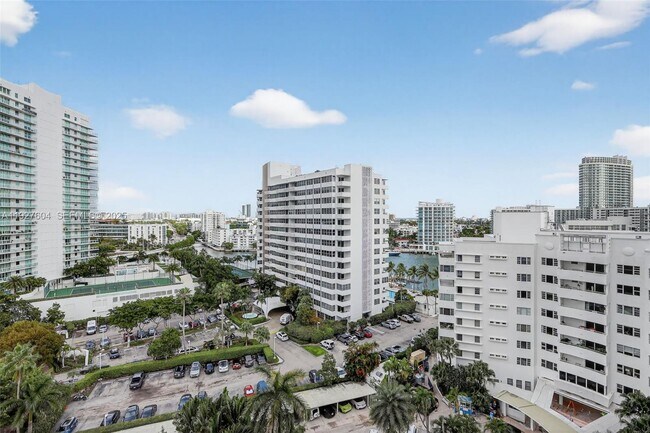 Building Photo - 11 Island Ave