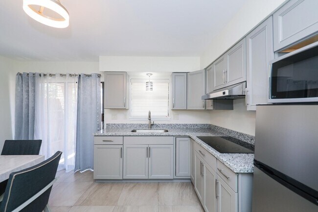 Building Photo - 112 Merlin Rd