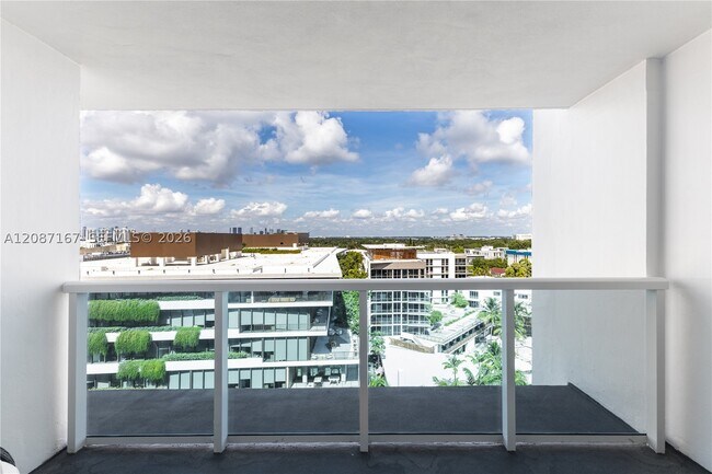 Building Photo - 2301 Collins Ave