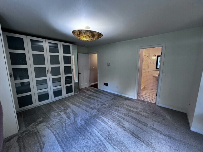 Building Photo - 13620 Batten Rd NE