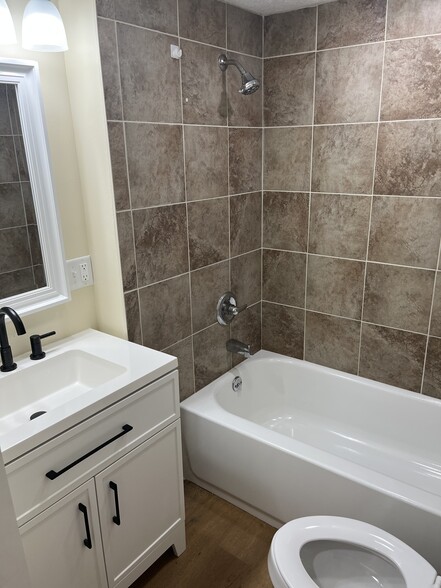 Building Photo - 417 N 23rd St