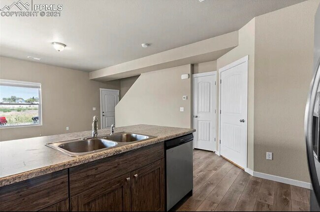 Building Photo - 4679 Pleasant Port View