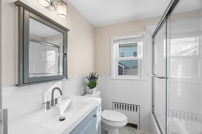 Building Photo - 228-230 Jennings Rd