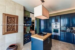 Building Photo - 300 S Pointe Dr