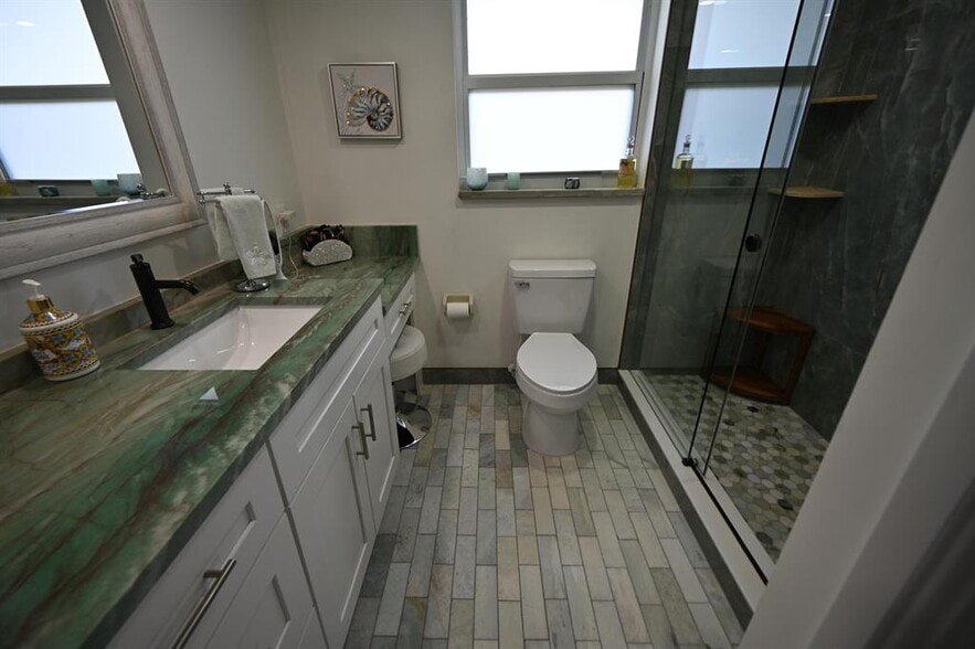 Building Photo - 4015 W Palm Aire Dr