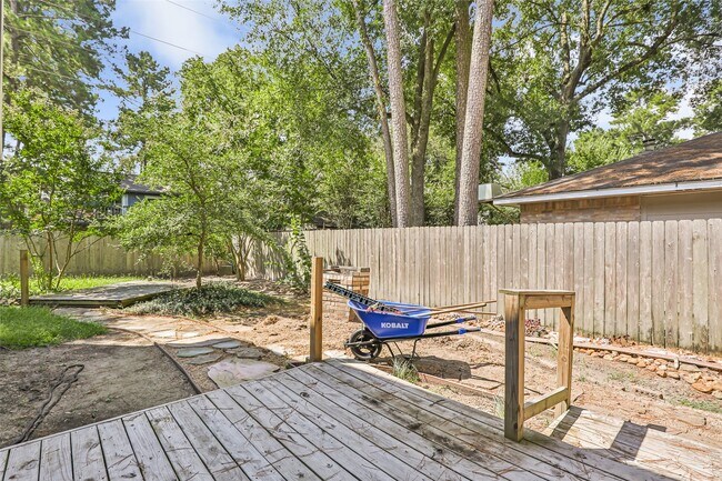 Building Photo - 3122 Lake Stream Dr