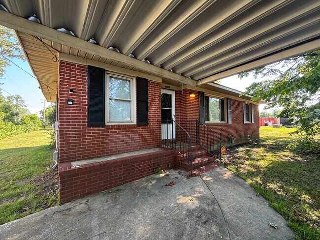 Building Photo - 4937 Walnut Dr
