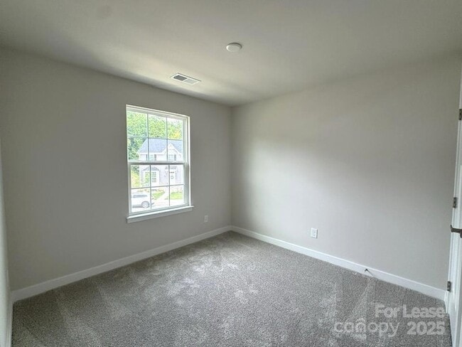 Building Photo - 437 Serenity Cir