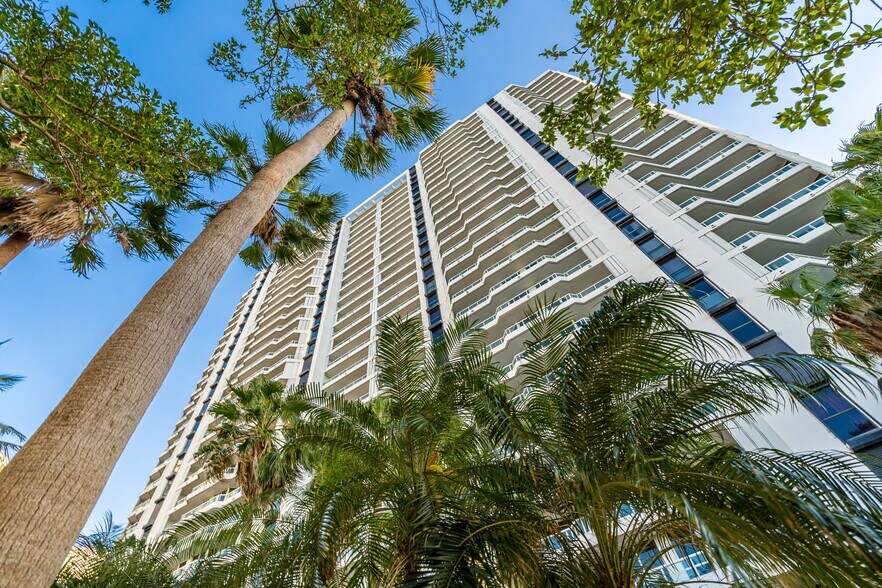 Building Photo - 21205 Yacht Club Dr