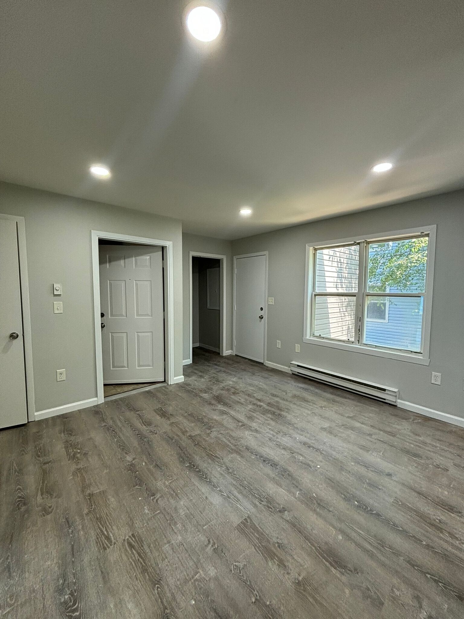 394 S 6th St 3L - 387 S 6th St
