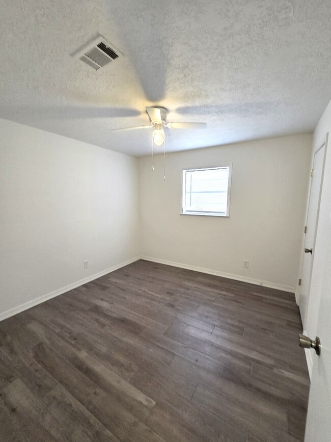 Building Photo - 3360 US-69