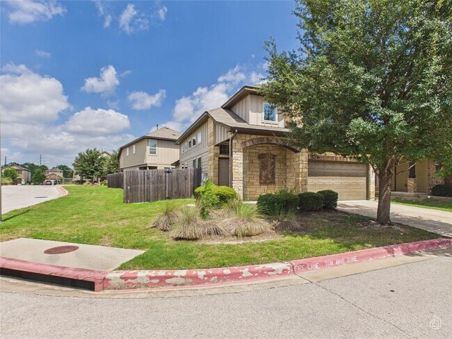 Building Photo - 9310 Tanager Way