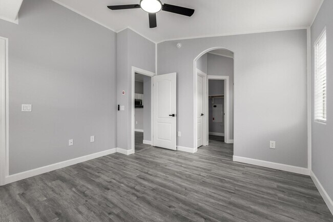 Building Photo - 1350 S Greenfield Rd