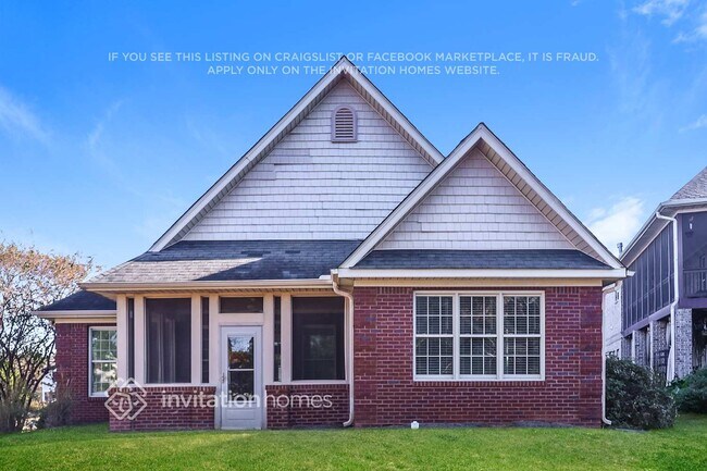 Building Photo - 9207 Golfview Cir