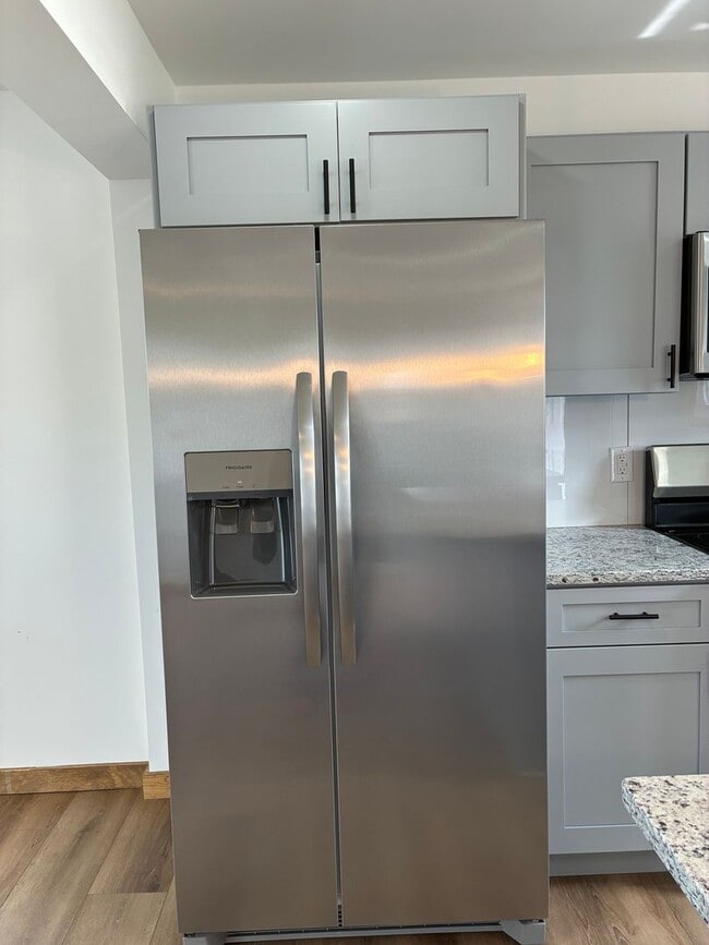 Building Photo - Fully Renovated 3 Bed 1 Bathroom Home with Open Floor Plan