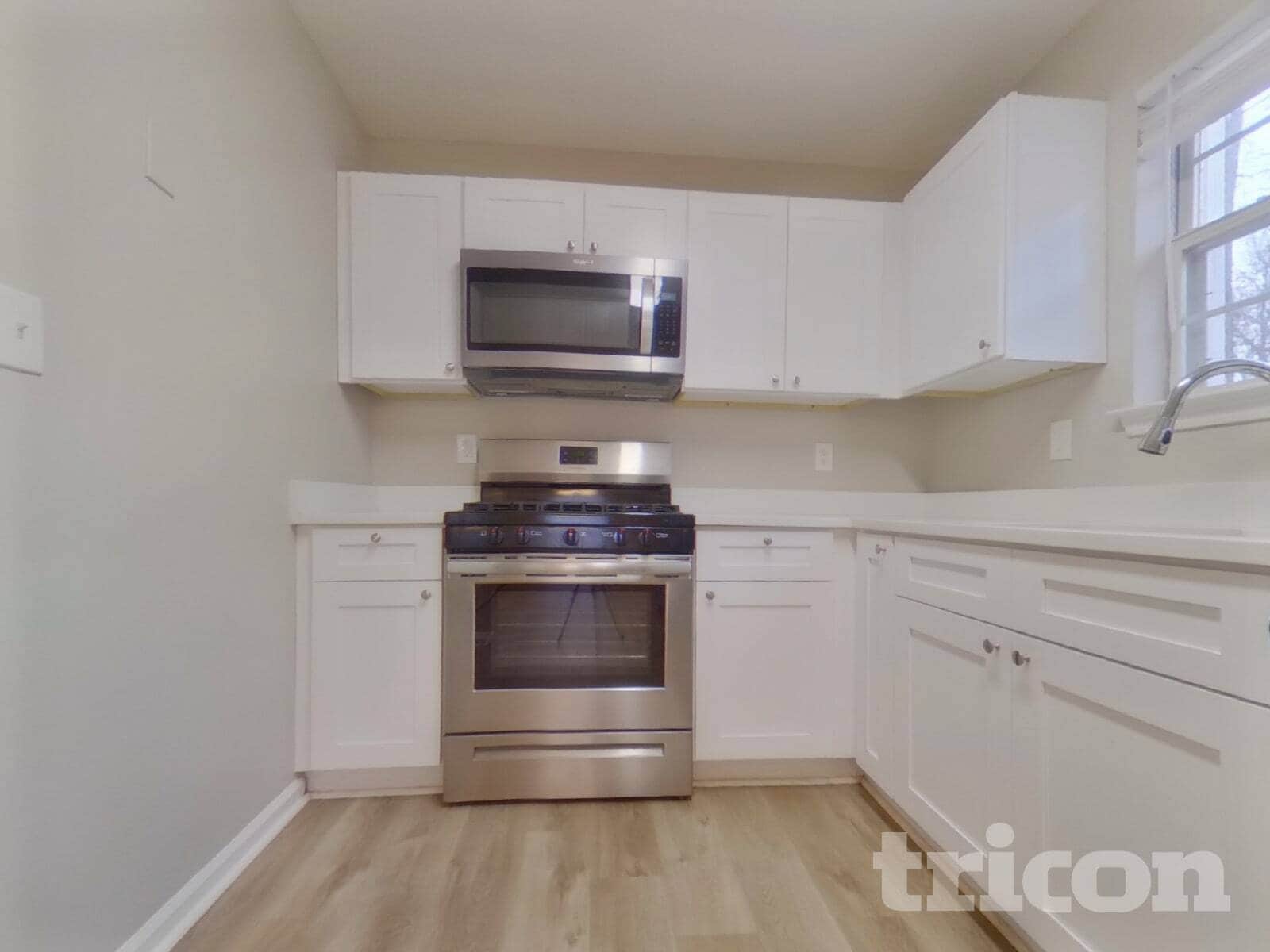 Building Photo - 210 Legend Dr