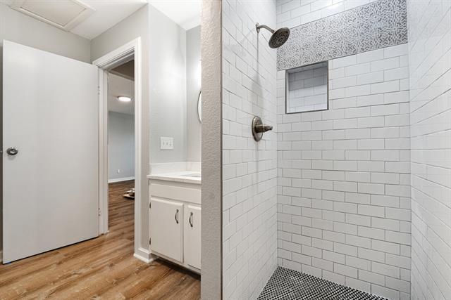 Building Photo - 1906 N Main St