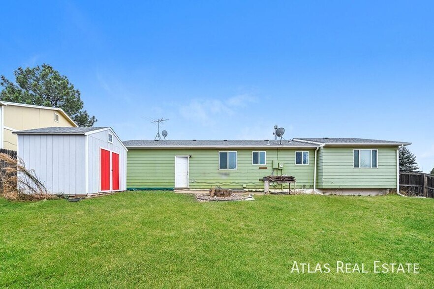 Building Photo - 16729 E Layton Ave