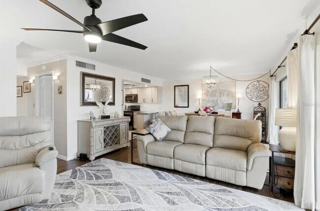 Building Photo - Waterfront Townhome in Punta Gorda
