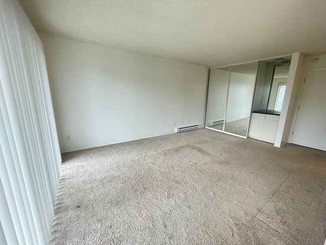 Building Photo - 1BD/1BA CONDO AVAILABLE AT WATERGATE COMPLEX!!!