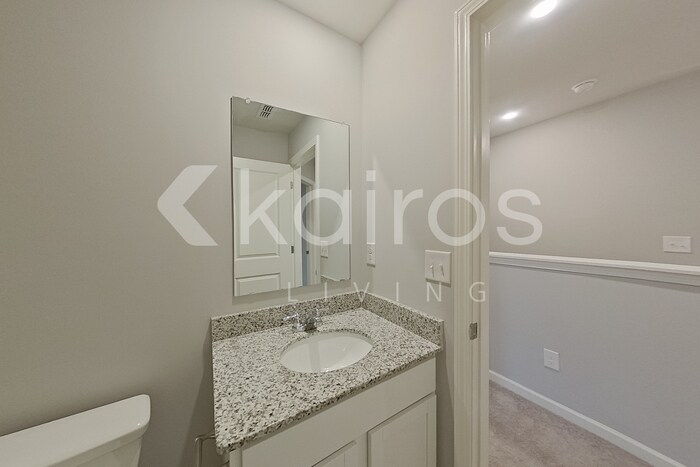 Building Photo - 229 Topaz Ln