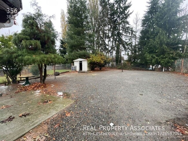 Building Photo - 356 NE 180th St