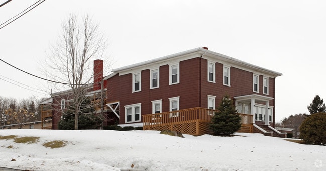 Primary Photo - 81 East Ave