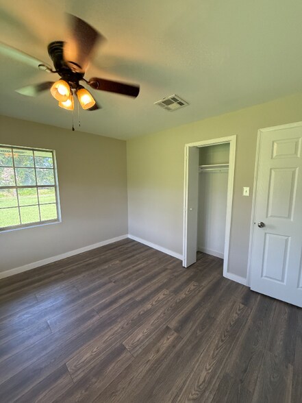 Building Photo - 3596 LA-44