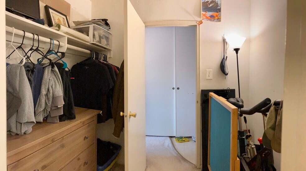 Building Photo - 2101 Chestnut St