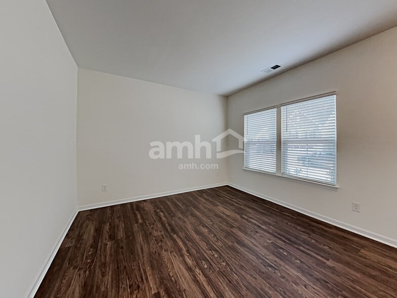 Building Photo - 5053 Twin River Dr