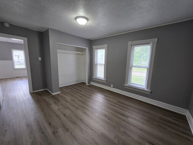Building Photo - 425 Glenwood St
