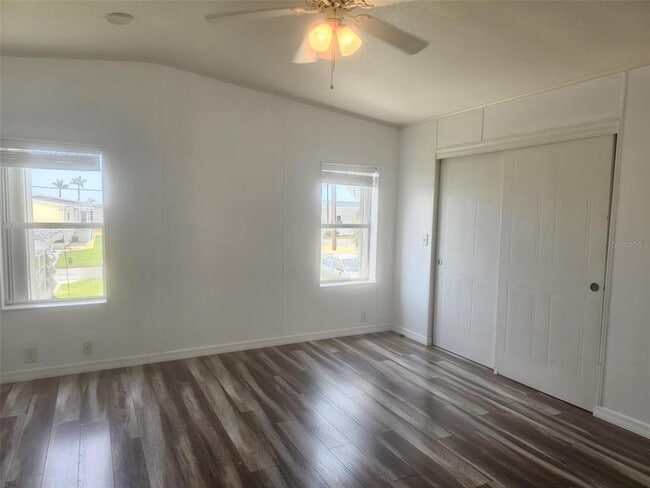 Building Photo - 330 3rd St Dr W