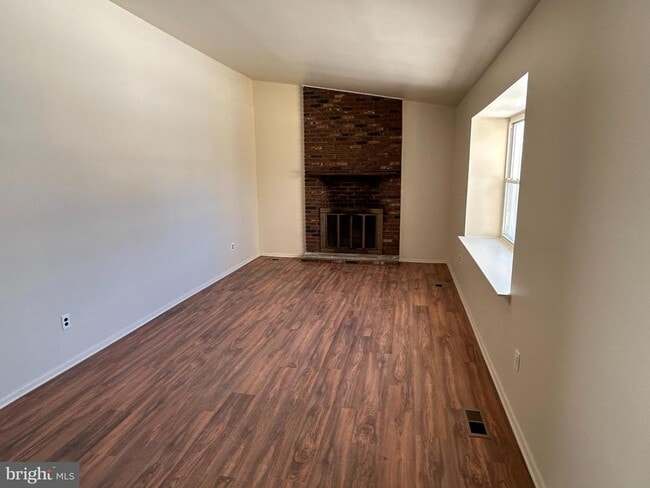 Building Photo - 60 Stonegate Dr