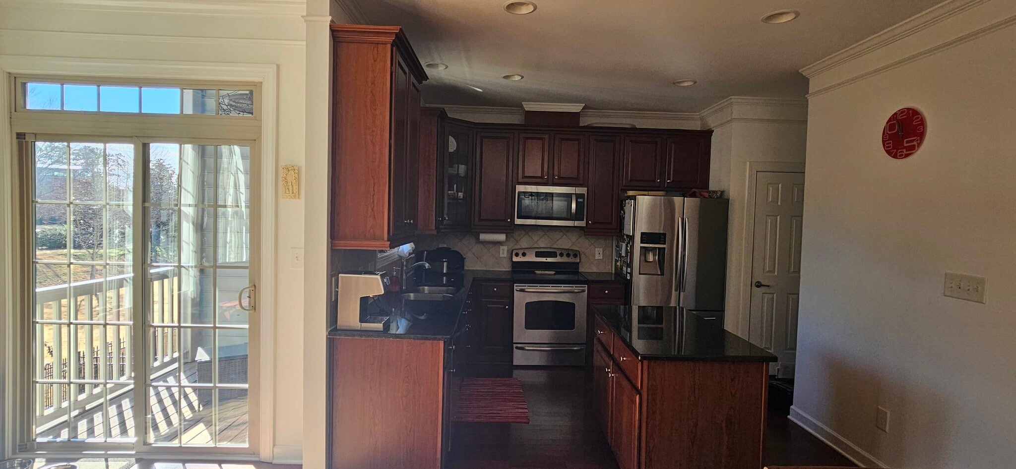 Kitchen with granite countertops - 423 Panorama Park Pl