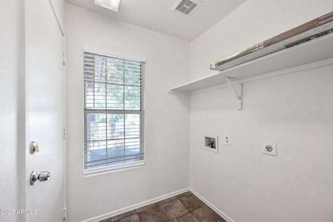 Building Photo - 641 E Gail Dr