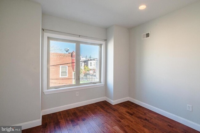 Building Photo - 2340 Greenwich St