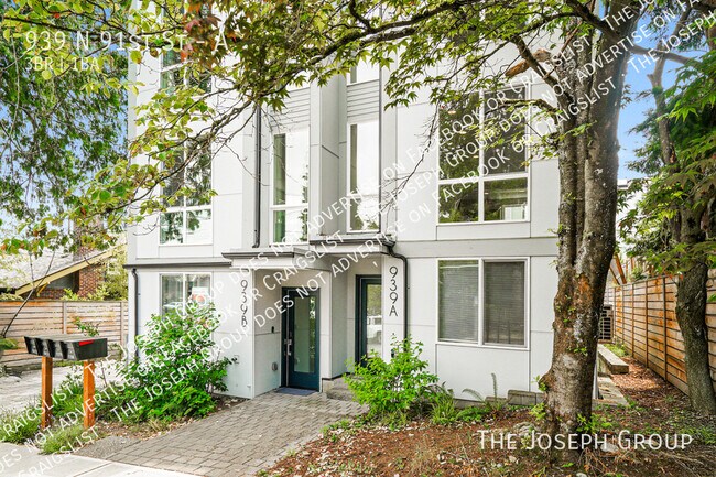 Building Photo - 939 N 91st St