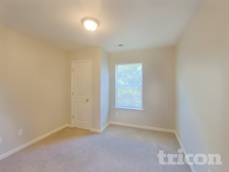 Building Photo - 665 Dawsons Park Wy