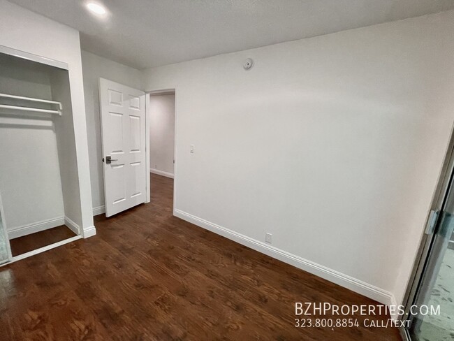 Building Photo - Beautiful 1 Bedroom in Prime Hollywood