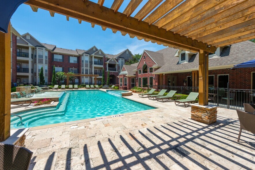 Terra at Piney Point Apartments 8787 Woodway Dr Houston TX 77063