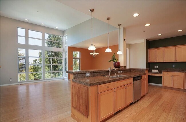 Building Photo - 2357 Yakima Ct