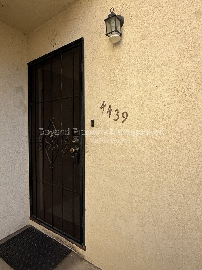 Building Photo - 4439 Menlo Ave