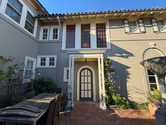 Building Photo - Elegant St. Francis Wood Residence - Available Furnished or Unfurnished
