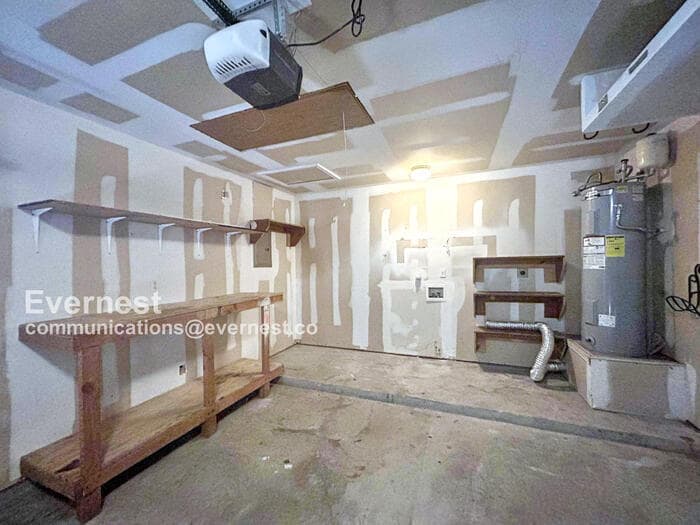 Building Photo - 2027 Mission Field