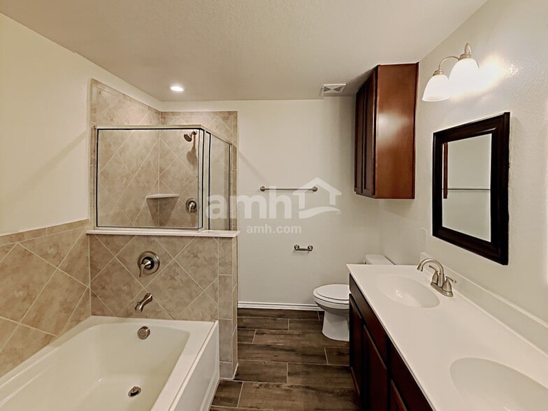 Building Photo - 213 Texas Thistle