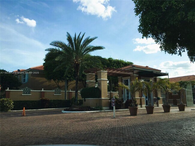 Building Photo - 6202 NW 115th Pl