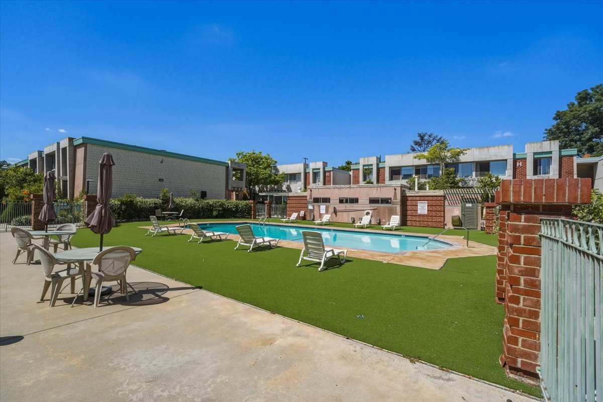 Building Photo - 5301 Balboa Blvd